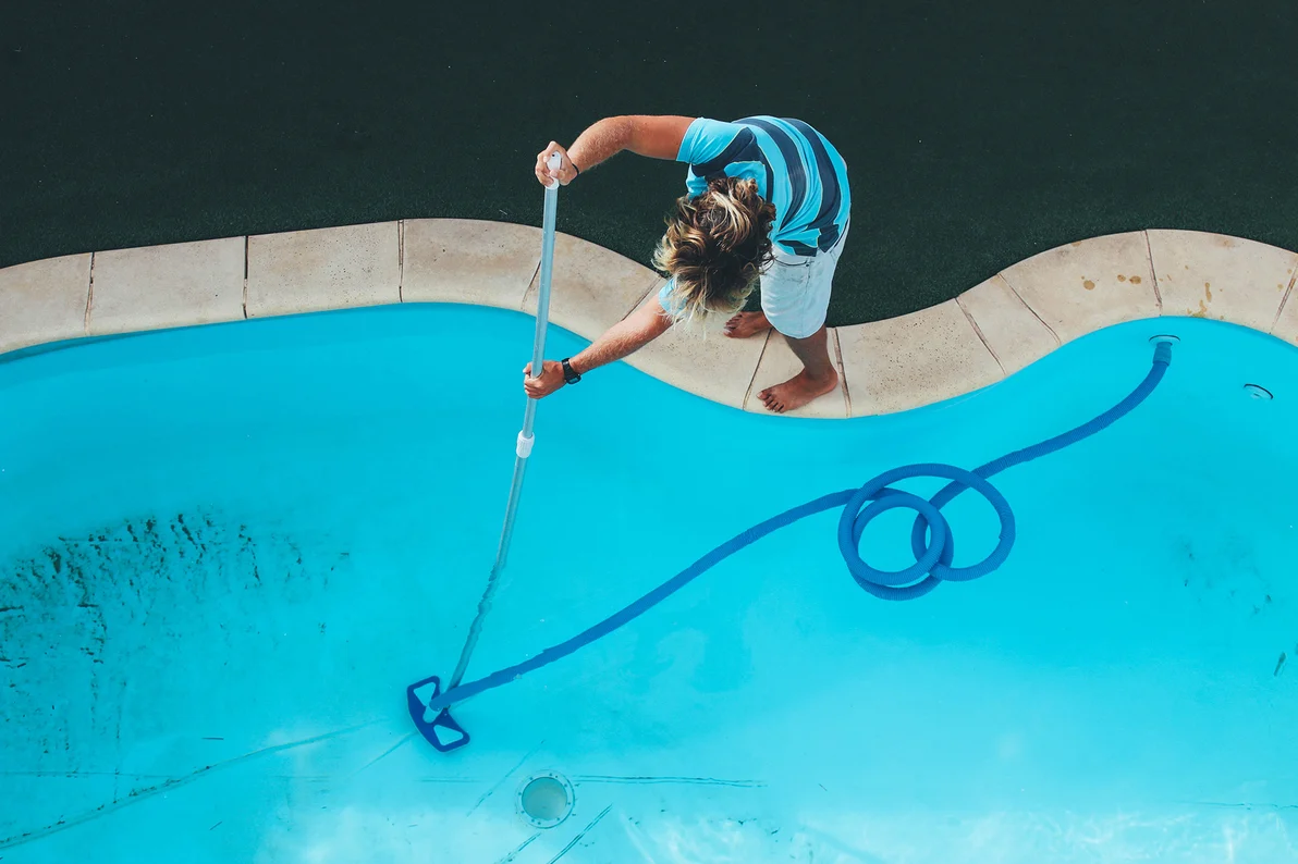 how to clean a pool pic