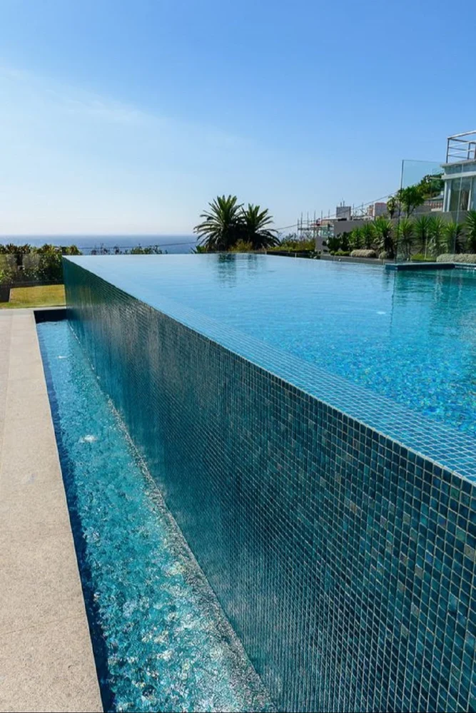 Home infinity swimming pool