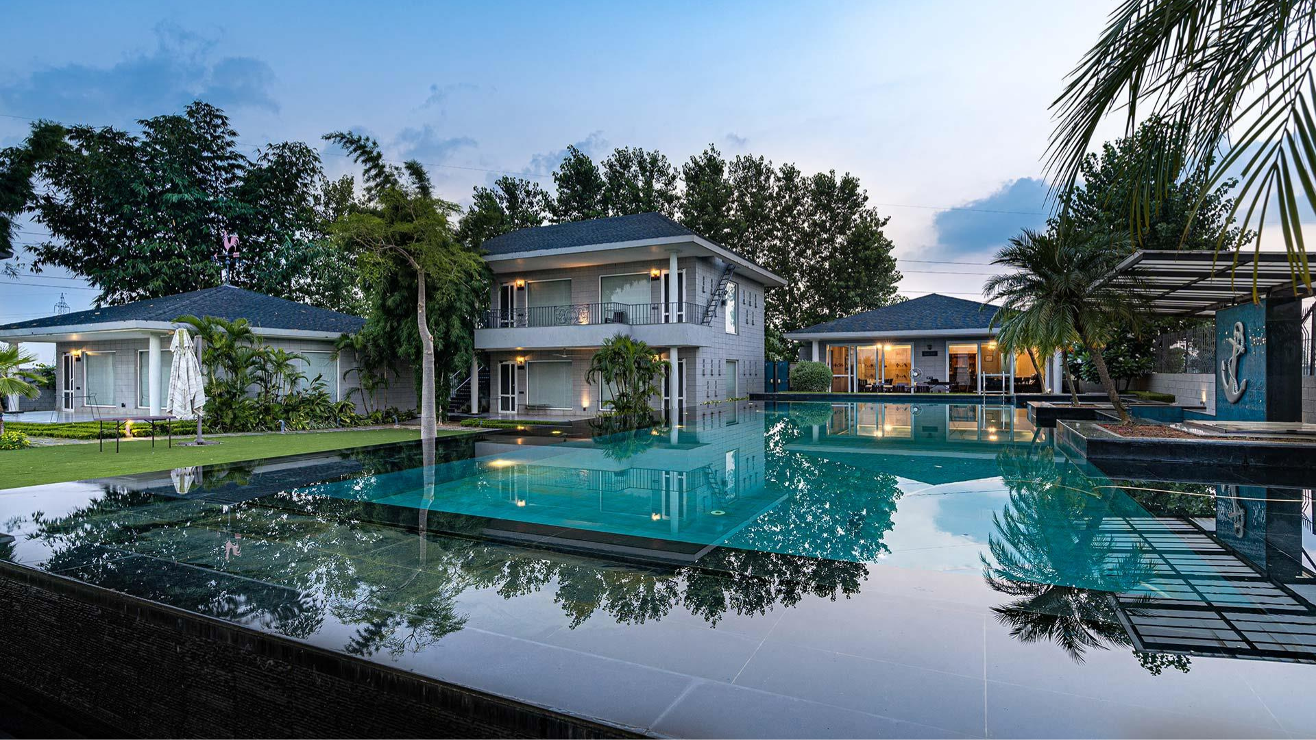 INFINITY POOL